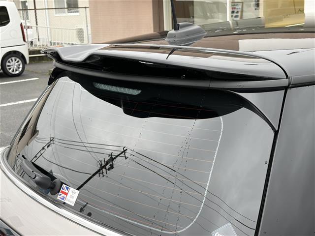 ＭＩＮＩ ジョンクーパーワークス　インテリジェントセーフティ　純正ディスプレイオーディオ　バックガイドカメラ　ＡｐｐｌｅＣａｒＰｌａｙ　ＡｎｄｒｏｉｄＡｕｔｏ　Ｂｌｕｅｔｏｏｔｈ　コーナーセンサー　ＨＵＤ　パドルシフト　ミラー型ＥＴＣ（12枚目）