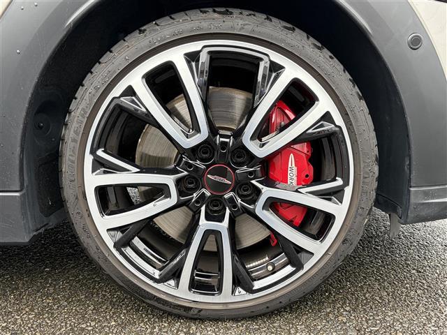ＭＩＮＩ ジョンクーパーワークス　インテリジェントセーフティ　純正ディスプレイオーディオ　バックガイドカメラ　ＡｐｐｌｅＣａｒＰｌａｙ　ＡｎｄｒｏｉｄＡｕｔｏ　Ｂｌｕｅｔｏｏｔｈ　コーナーセンサー　ＨＵＤ　パドルシフト　ミラー型ＥＴＣ（15枚目）