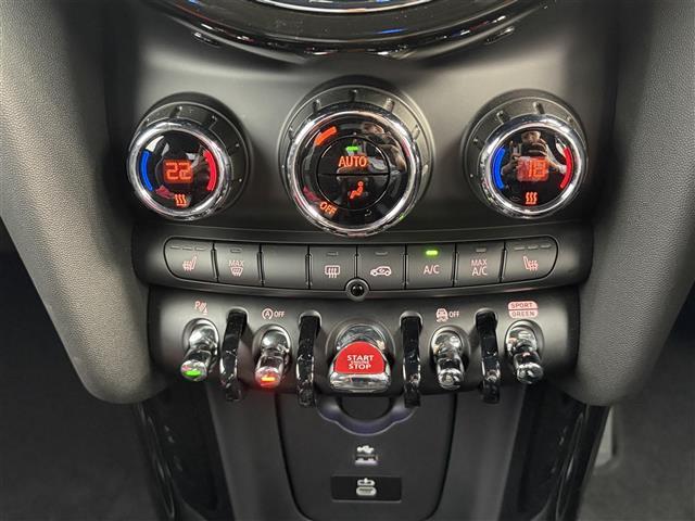 ＭＩＮＩ ジョンクーパーワークス　インテリジェントセーフティ　純正ディスプレイオーディオ　バックガイドカメラ　ＡｐｐｌｅＣａｒＰｌａｙ　ＡｎｄｒｏｉｄＡｕｔｏ　Ｂｌｕｅｔｏｏｔｈ　コーナーセンサー　ＨＵＤ　パドルシフト　ミラー型ＥＴＣ（28枚目）