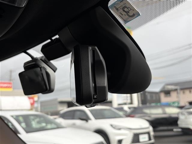 ＭＩＮＩ ジョンクーパーワークス　インテリジェントセーフティ　純正ディスプレイオーディオ　バックガイドカメラ　ＡｐｐｌｅＣａｒＰｌａｙ　ＡｎｄｒｏｉｄＡｕｔｏ　Ｂｌｕｅｔｏｏｔｈ　コーナーセンサー　ＨＵＤ　パドルシフト　ミラー型ＥＴＣ（32枚目）