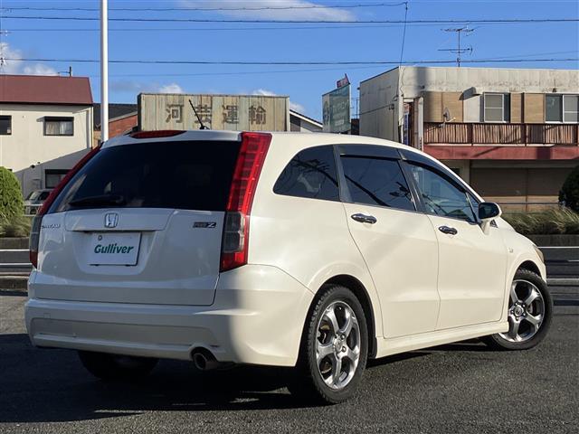 ストリーム RSZ 純正ナビ Bカメラ HIDヘッドライト フォグライト  パドルシフト ステアリングスイッチ HDDナビエディション ETC付 キーレスエントリーキー デュアルエアバッグ リアカメラ DVD ナビ(3枚目)