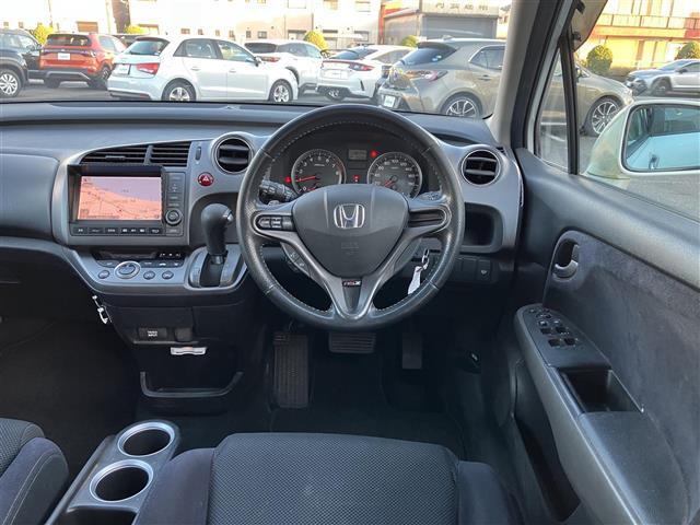 ストリーム RSZ 純正ナビ Bカメラ HIDヘッドライト フォグライト  パドルシフト ステアリングスイッチ HDDナビエディション ETC付 キーレスエントリーキー デュアルエアバッグ リアカメラ DVD ナビ(10枚目)