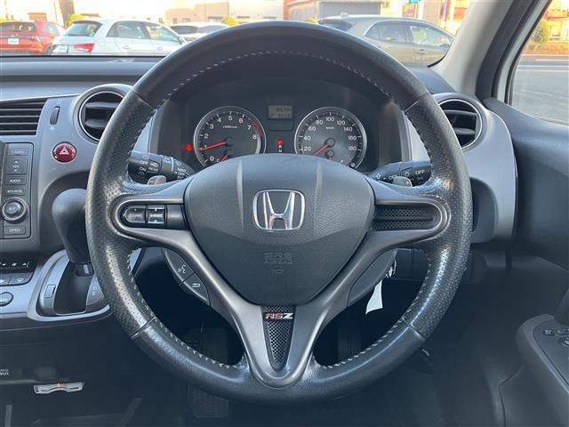 ストリーム RSZ 純正ナビ Bカメラ HIDヘッドライト フォグライト  パドルシフト ステアリングスイッチ HDDナビエディション ETC付 キーレスエントリーキー デュアルエアバッグ リアカメラ DVD ナビ(12枚目)