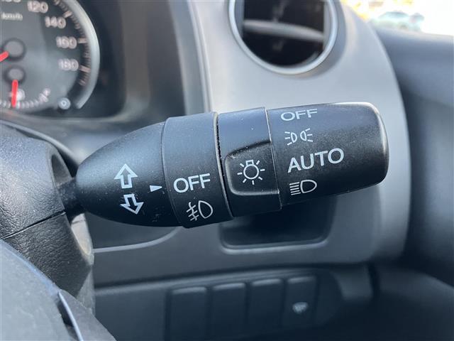 ストリーム RSZ 純正ナビ Bカメラ HIDヘッドライト フォグライト  パドルシフト ステアリングスイッチ HDDナビエディション ETC付 キーレスエントリーキー デュアルエアバッグ リアカメラ DVD ナビ(14枚目)