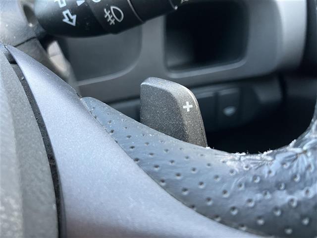 ストリーム RSZ 純正ナビ Bカメラ HIDヘッドライト フォグライト  パドルシフト ステアリングスイッチ HDDナビエディション ETC付 キーレスエントリーキー デュアルエアバッグ リアカメラ DVD ナビ(15枚目)