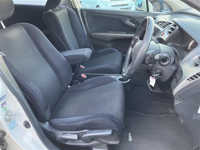 ストリーム RSZ 純正ナビ Bカメラ HIDヘッドライト フォグライト  パドルシフト ステアリングスイッチ HDDナビエディション ETC付 キーレスエントリーキー デュアルエアバッグ リアカメラ DVD ナビ(24枚目)