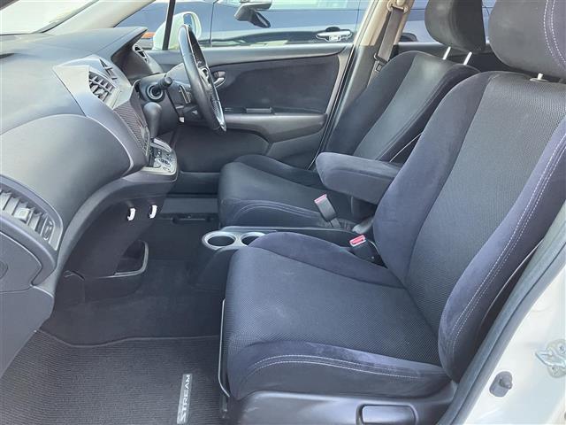 ストリーム RSZ 純正ナビ Bカメラ HIDヘッドライト フォグライト  パドルシフト ステアリングスイッチ HDDナビエディション ETC付 キーレスエントリーキー デュアルエアバッグ リアカメラ DVD ナビ(25枚目)