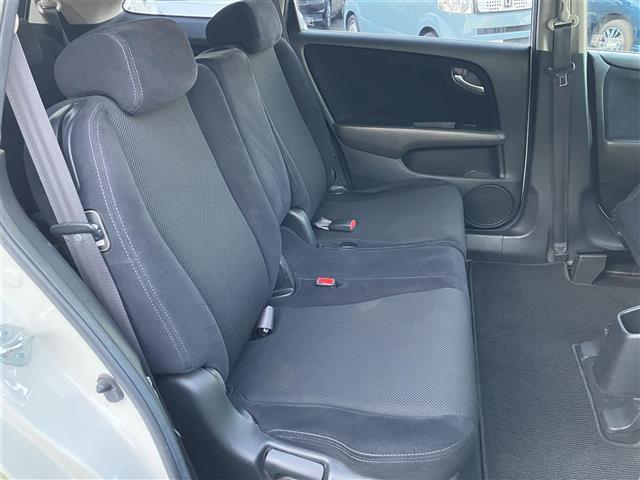 ストリーム RSZ 純正ナビ Bカメラ HIDヘッドライト フォグライト  パドルシフト ステアリングスイッチ HDDナビエディション ETC付 キーレスエントリーキー デュアルエアバッグ リアカメラ DVD ナビ(26枚目)