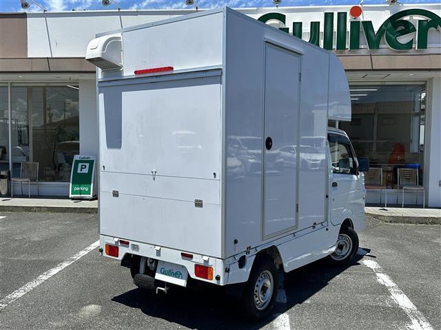 キャリイトラック 8ナンバー キッチンカー フレンチトラック仕様 外部電源 シンク×3 蛇口×3 冷蔵庫 給水ポンプ 給水タンク 排水タンク 室内灯 換気扇 コンセント×3 フローリング レジスター(3枚目)