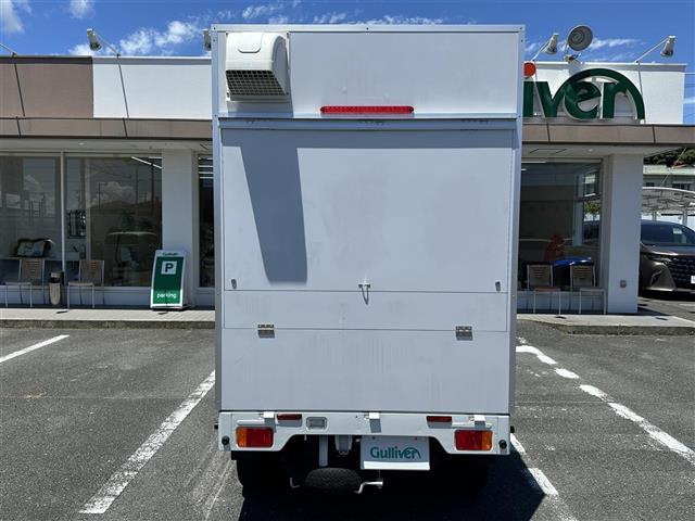 キャリイトラック 8ナンバー キッチンカー フレンチトラック仕様 外部電源 シンク×3 蛇口×3 冷蔵庫 給水ポンプ 給水タンク 排水タンク 室内灯 換気扇 コンセント×3 フローリング レジスター(5枚目)