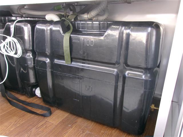 キャリイトラック 8ナンバー キッチンカー フレンチトラック仕様 外部電源 シンク×3 蛇口×3 冷蔵庫 給水ポンプ 給水タンク 排水タンク 室内灯 換気扇 コンセント×3 フローリング レジスター(30枚目)