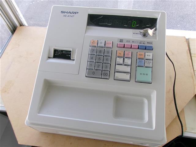 キャリイトラック 8ナンバー キッチンカー フレンチトラック仕様 外部電源 シンク×3 蛇口×3 冷蔵庫 給水ポンプ 給水タンク 排水タンク 室内灯 換気扇 コンセント×3 フローリング レジスター(32枚目)