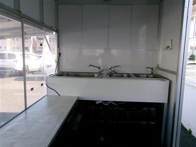 キャリイトラック 8ナンバー キッチンカー フレンチトラック仕様 外部電源 シンク×3 蛇口×3 冷蔵庫 給水ポンプ 給水タンク 排水タンク 室内灯 換気扇 コンセント×3 フローリング レジスター(35枚目)