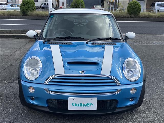 MINI クーパーS 社外マフラー 車高調 ホワイトルーフ HIDヘッドライト フォグライト リアフォグ 純正16インチアルミ サイド&カーテンエアバック 助手席エアバッグ エアバッグ オートエアコン サイドエアバッグ(4枚目)