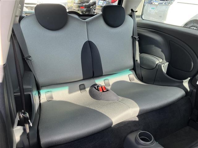 MINI クーパーS 社外マフラー 車高調 ホワイトルーフ HIDヘッドライト フォグライト リアフォグ 純正16インチアルミ サイド&カーテンエアバック 助手席エアバッグ エアバッグ オートエアコン サイドエアバッグ(21枚目)