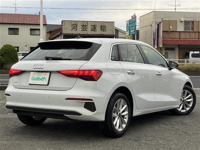 A3 スポーツバック30TFSI 走行8756キロ 車検9年5/26 メーカーナビ Bカメラ ドライバーアシスト パークアシスト アダプティブドライブアシスト エフィシェンシアシスト LEDヘッドライト レーンセンサー ETC2.0(3枚目)