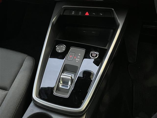 A3 スポーツバック30TFSI 走行8756キロ 車検9年5/26 メーカーナビ Bカメラ ドライバーアシスト パークアシスト アダプティブドライブアシスト エフィシェンシアシスト LEDヘッドライト レーンセンサー ETC2.0(20枚目)