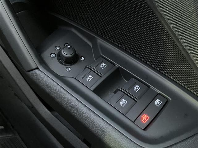 A3 スポーツバック30TFSI 走行8756キロ 車検9年5/26 メーカーナビ Bカメラ ドライバーアシスト パークアシスト アダプティブドライブアシスト エフィシェンシアシスト LEDヘッドライト レーンセンサー ETC2.0(26枚目)