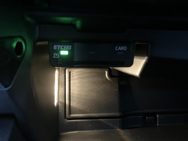 A3 スポーツバック30TFSI 走行8756キロ 車検9年5/26 メーカーナビ Bカメラ ドライバーアシスト パークアシスト アダプティブドライブアシスト エフィシェンシアシスト LEDヘッドライト レーンセンサー ETC2.0(30枚目)