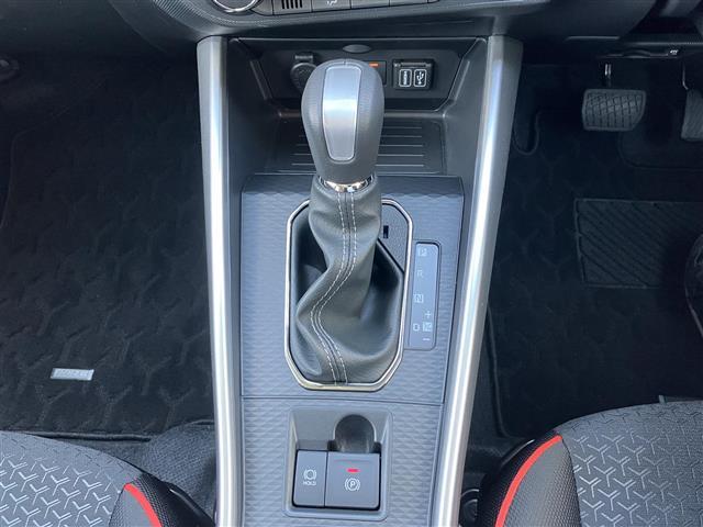 ライズ Ｚ　ワンオーナー　純正ナビ　デジタルインナーミラー　フルセグ　ＢＴ　ＤＶＤ再生　ＣＤ録音　ＨＤＭＩ　全方位モニター　バックカメラ　スマートアシスト　シートヒーター　プッシュスタート　ＬＥＤヘッドライト（21枚目）