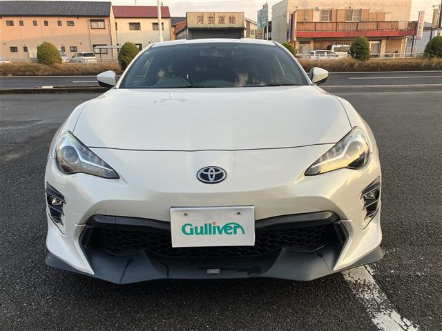 86 GTリミテッド TRDエアロ 社外マフラー TEIN車高調 レイズ18インチAW 純正ナビ ドライブレコーダー シートヒーター 革巻ステアリング クルーズコントロール 革巻きステアリング ステアリングスイッチ エアロ(4枚目)