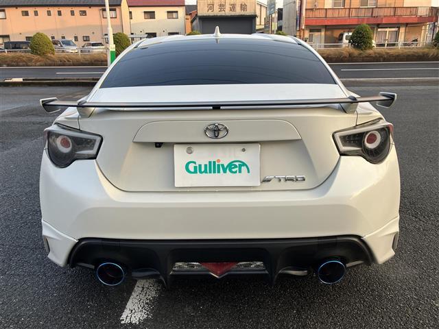 86 GTリミテッド TRDエアロ 社外マフラー TEIN車高調 レイズ18インチAW 純正ナビ ドライブレコーダー シートヒーター 革巻ステアリング クルーズコントロール 革巻きステアリング ステアリングスイッチ エアロ(5枚目)