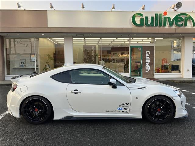 86 GTリミテッド TRDエアロ 社外マフラー TEIN車高調 レイズ18インチAW 純正ナビ ドライブレコーダー シートヒーター 革巻ステアリング クルーズコントロール 革巻きステアリング ステアリングスイッチ エアロ(6枚目)