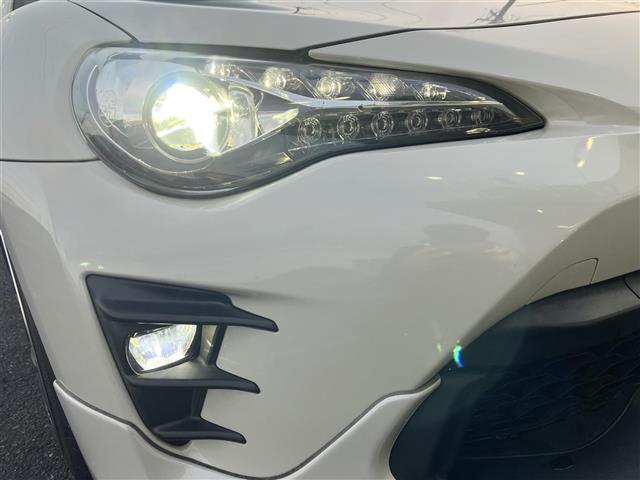 86 GTリミテッド TRDエアロ 社外マフラー TEIN車高調 レイズ18インチAW 純正ナビ ドライブレコーダー シートヒーター 革巻ステアリング クルーズコントロール 革巻きステアリング ステアリングスイッチ エアロ(8枚目)