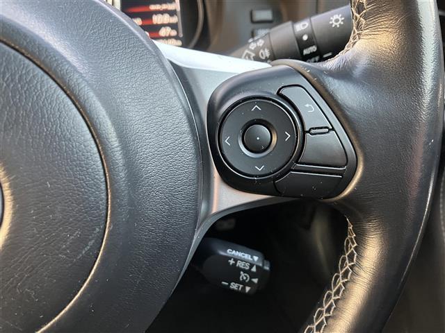 86 GTリミテッド TRDエアロ 社外マフラー TEIN車高調 レイズ18インチAW 純正ナビ ドライブレコーダー シートヒーター 革巻ステアリング クルーズコントロール 革巻きステアリング ステアリングスイッチ エアロ(19枚目)