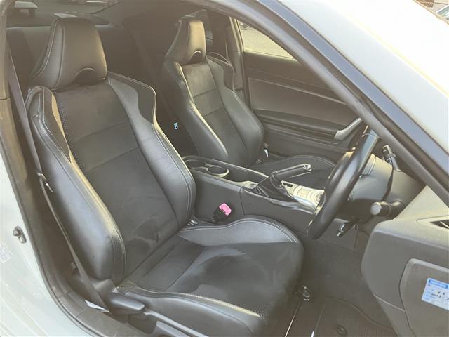 86 GTリミテッド TRDエアロ 社外マフラー TEIN車高調 レイズ18インチAW 純正ナビ ドライブレコーダー シートヒーター 革巻ステアリング クルーズコントロール 革巻きステアリング ステアリングスイッチ エアロ(33枚目)