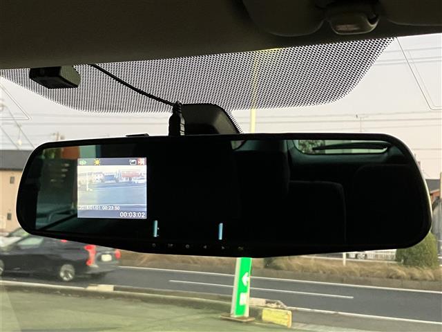 ウィッシュ X 純正ナビ LEDヘッドライト ドラレコ キーレス フロアマット ドアバイザー プライバシーガラス 電格ミラー ABS キーレス エアコン エアバック パワステ パワーウインド(22枚目)