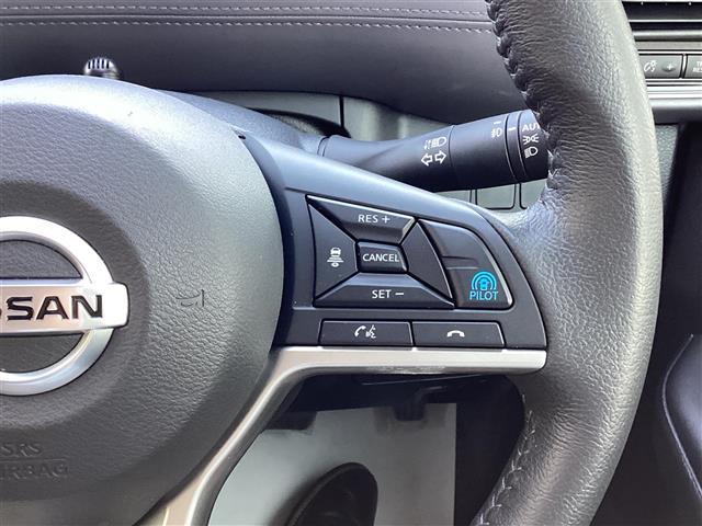 セレナ ｅ－パワー　ハイウェイスターＶ　３６０°カメラ　エマジェンシーブレーキ　ＤＶＤ再生機能　ブルートゥース　地デジ　ミュージックプレイヤー接続可　ＵＳＢ入力　３列シート　ウォークスルー　Ｗエアコン　Ａライト　横滑り防止機能　寒冷地仕様（13枚目）