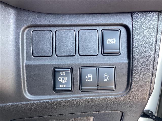 セレナ ｅ－パワー　ハイウェイスターＶ　３６０°カメラ　エマジェンシーブレーキ　ＤＶＤ再生機能　ブルートゥース　地デジ　ミュージックプレイヤー接続可　ＵＳＢ入力　３列シート　ウォークスルー　Ｗエアコン　Ａライト　横滑り防止機能　寒冷地仕様（14枚目）