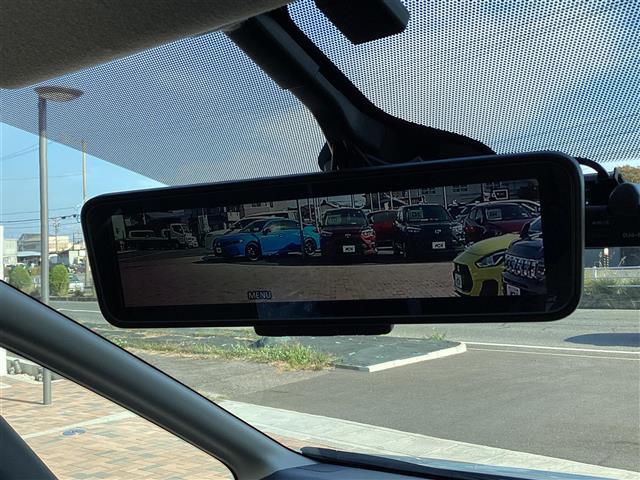 セレナ ｅ－パワー　ハイウェイスターＶ　３６０°カメラ　エマジェンシーブレーキ　ＤＶＤ再生機能　ブルートゥース　地デジ　ミュージックプレイヤー接続可　ＵＳＢ入力　３列シート　ウォークスルー　Ｗエアコン　Ａライト　横滑り防止機能　寒冷地仕様（16枚目）