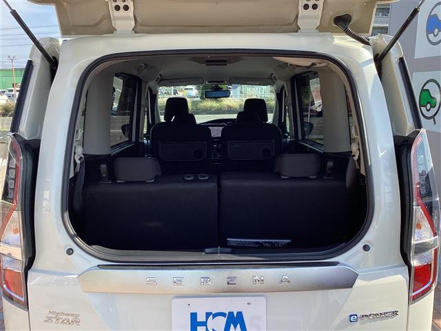 セレナ ｅ－パワー　ハイウェイスターＶ　３６０°カメラ　エマジェンシーブレーキ　ＤＶＤ再生機能　ブルートゥース　地デジ　ミュージックプレイヤー接続可　ＵＳＢ入力　３列シート　ウォークスルー　Ｗエアコン　Ａライト　横滑り防止機能　寒冷地仕様（25枚目）