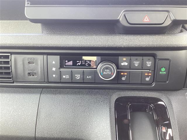 N-BOXカスタム ターボ イモビライザー 車線逸脱 ACC 衝突被害軽減 ベンチシート オートマチックハイビーム キーフリー ミュージックプレイヤー接続可 ESC パワステ DVD再生 両席エアバック サイドエアバッグ ABS(6枚目)