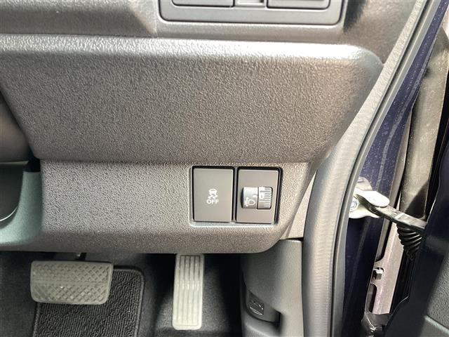 N-BOXカスタム ターボ イモビライザー 車線逸脱 ACC 衝突被害軽減 ベンチシート オートマチックハイビーム キーフリー ミュージックプレイヤー接続可 ESC パワステ DVD再生 両席エアバック サイドエアバッグ ABS(13枚目)