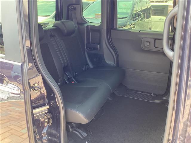 N-BOXカスタム ターボ イモビライザー 車線逸脱 ACC 衝突被害軽減 ベンチシート オートマチックハイビーム キーフリー ミュージックプレイヤー接続可 ESC パワステ DVD再生 両席エアバック サイドエアバッグ ABS(18枚目)