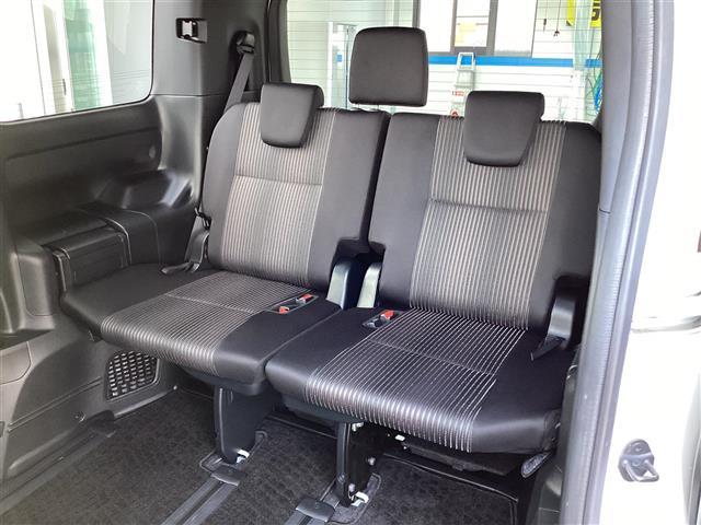 ヴォクシー ハイブリッドZS 左オートスライド LDA プリクラッシュ スマキー テレビ オートエアコン Wエアコン アイドリングストップ ETC車載器 イモビ LEDヘッドライ VSC 地デジ エアバック 両席エアバック ABS(18枚目)