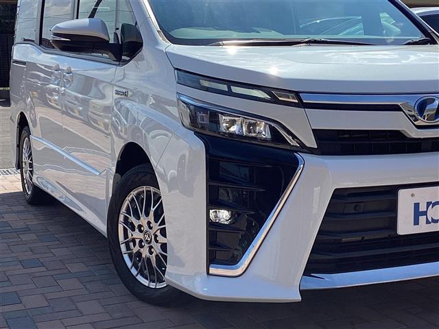 ヴォクシー ハイブリッドZS 左オートスライド LDA プリクラッシュ スマキー テレビ オートエアコン Wエアコン アイドリングストップ ETC車載器 イモビ LEDヘッドライ VSC 地デジ エアバック 両席エアバック ABS(25枚目)