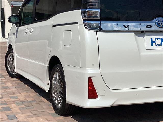 ヴォクシー ハイブリッドZS 左オートスライド LDA プリクラッシュ スマキー テレビ オートエアコン Wエアコン アイドリングストップ ETC車載器 イモビ LEDヘッドライ VSC 地デジ エアバック 両席エアバック ABS(27枚目)