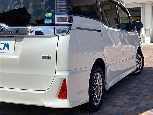 ヴォクシー ハイブリッドZS 左オートスライド LDA プリクラッシュ スマキー テレビ オートエアコン Wエアコン アイドリングストップ ETC車載器 イモビ LEDヘッドライ VSC 地デジ エアバック 両席エアバック ABS(28枚目)