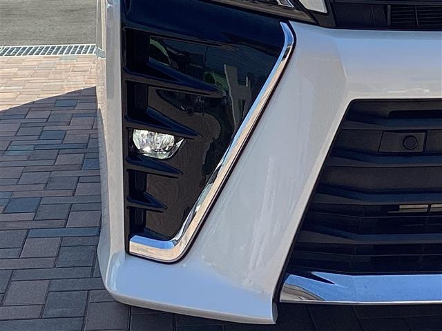 ヴォクシー ハイブリッドZS 左オートスライド LDA プリクラッシュ スマキー テレビ オートエアコン Wエアコン アイドリングストップ ETC車載器 イモビ LEDヘッドライ VSC 地デジ エアバック 両席エアバック ABS(30枚目)