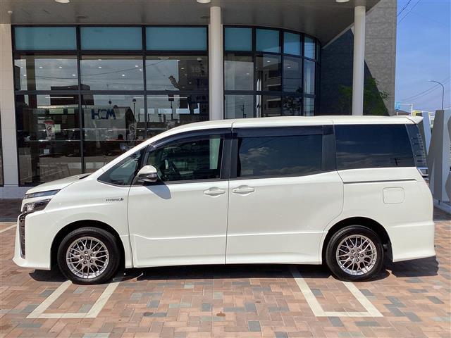 ヴォクシー ハイブリッドZS 左オートスライド LDA プリクラッシュ スマキー テレビ オートエアコン Wエアコン アイドリングストップ ETC車載器 イモビ LEDヘッドライ VSC 地デジ エアバック 両席エアバック ABS(36枚目)