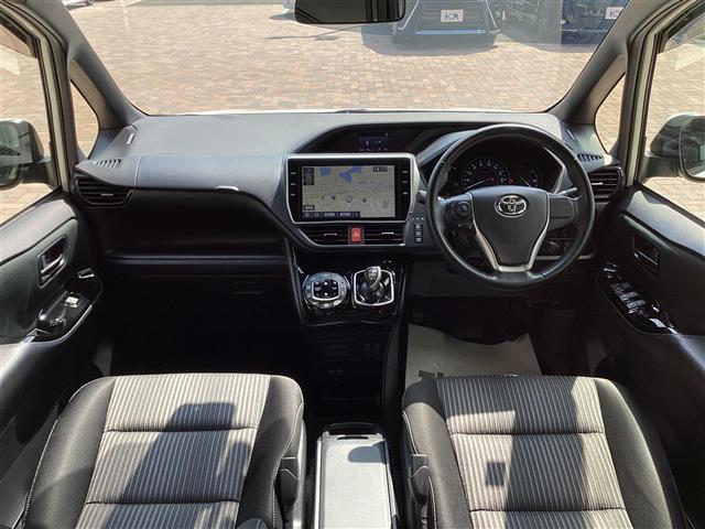 ヴォクシー ハイブリッドZS 左オートスライド LDA プリクラッシュ スマキー テレビ オートエアコン Wエアコン アイドリングストップ ETC車載器 イモビ LEDヘッドライ VSC 地デジ エアバック 両席エアバック ABS(42枚目)