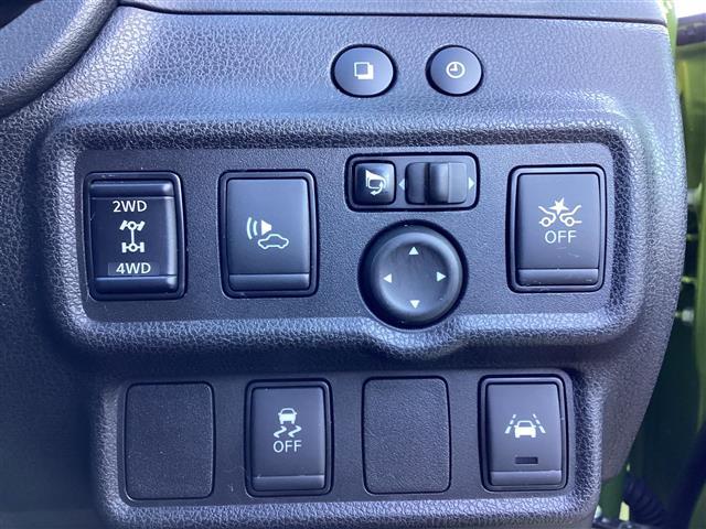 ノート e-パワー メダリスト FOUR 寒冷地仕様 地デジ 切替4WD 全周囲モニター クルコン ナビTV AUX 衝突被害軽減ブレーキ レーンアシスト エアバッグ ETC 横滑り防止装置 ドライブレコーダー スマートキー DVD キーレス(8枚目)