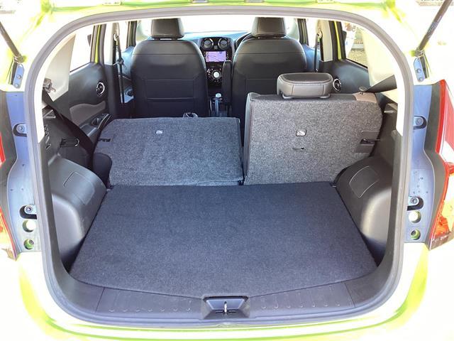 ノート e-パワー メダリスト FOUR 寒冷地仕様 地デジ 切替4WD 全周囲モニター クルコン ナビTV AUX 衝突被害軽減ブレーキ レーンアシスト エアバッグ ETC 横滑り防止装置 ドライブレコーダー スマートキー DVD キーレス(18枚目)