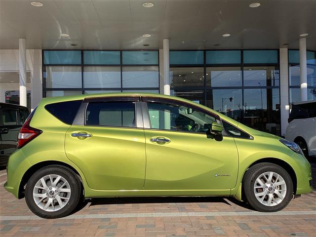 ノート e-パワー メダリスト FOUR 寒冷地仕様 地デジ 切替4WD 全周囲モニター クルコン ナビTV AUX 衝突被害軽減ブレーキ レーンアシスト エアバッグ ETC 横滑り防止装置 ドライブレコーダー スマートキー DVD キーレス(25枚目)