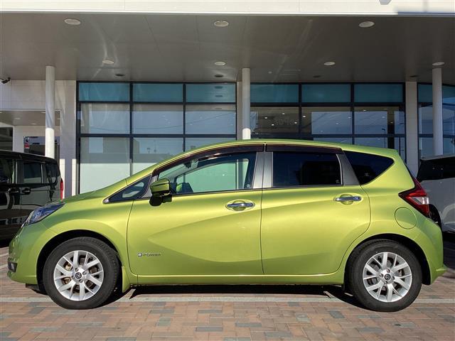 ノート e-パワー メダリスト FOUR 寒冷地仕様 地デジ 切替4WD 全周囲モニター クルコン ナビTV AUX 衝突被害軽減ブレーキ レーンアシスト エアバッグ ETC 横滑り防止装置 ドライブレコーダー スマートキー DVD キーレス(26枚目)