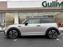 ＭＩＮＩ ジョンクーパーワークス　インテリジェントセーフティ　純正ディスプレイオーディオ　バックガイドカメラ　ＡｐｐｌｅＣａｒＰｌａｙ　ＡｎｄｒｏｉｄＡｕｔｏ　Ｂｌｕｅｔｏｏｔｈ　コーナーセンサー　ＨＵＤ　パドルシフト　ミラー型ＥＴＣ（6枚目）